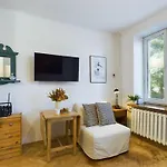 Cozy Bednarska In Near Old Town By Renters Apartman