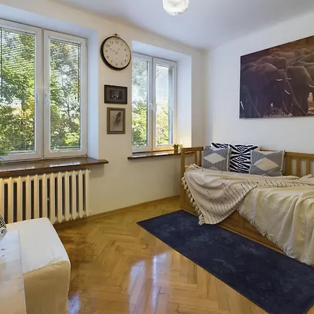 Cozy Bednarska In Near Old Town By Renters Varsó