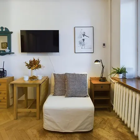 Cozy Bednarska In Near Old Town By Renters